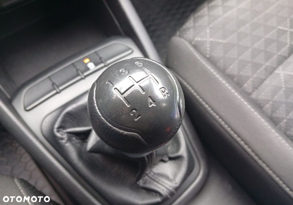 Kia Rio - 25