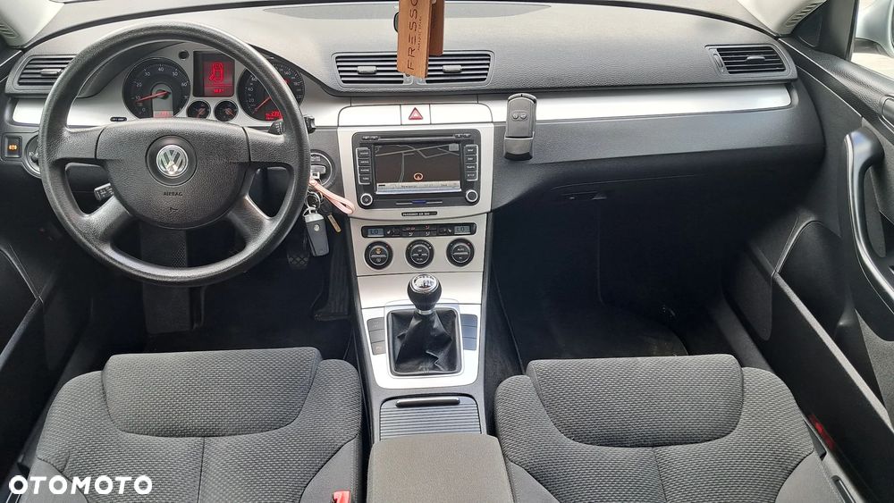 Volkswagen Passat - 22