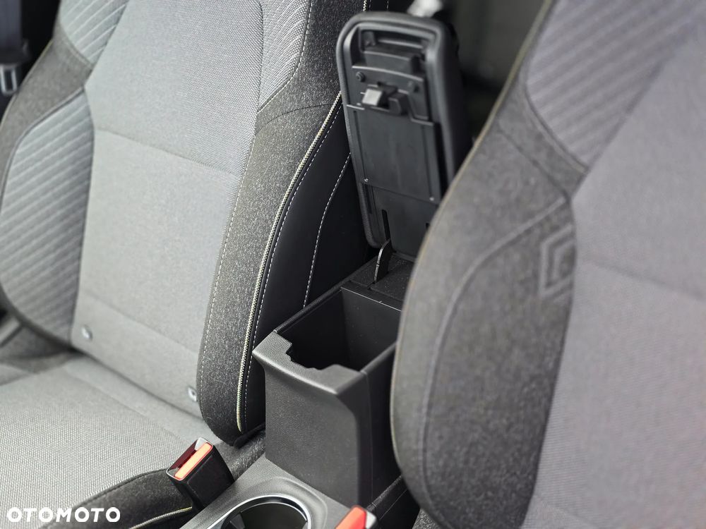 Renault Captur - 17