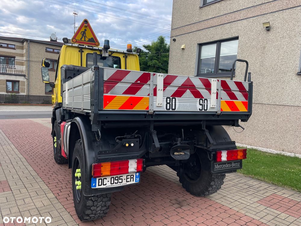 Mercedes-Benz Unimog u 20  pojazd specjalny traktor rolniczy wywrotka pojazd komunalny zimowego utrzymania dróg - 12