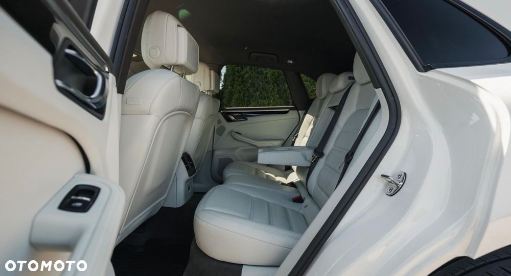 Porsche Macan - 23