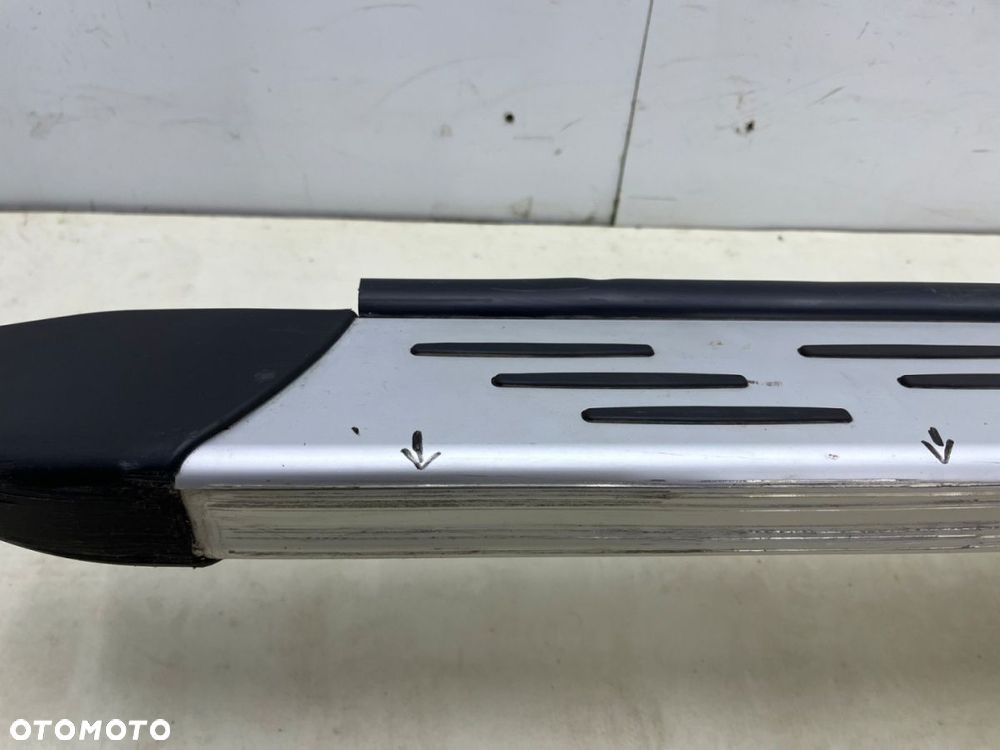 Nakładka progu Renault Captur 2 II 19r.- ASX 2 II 23r.- PRAWY stopień zewnętrzny oryginalny PRÓG - 3