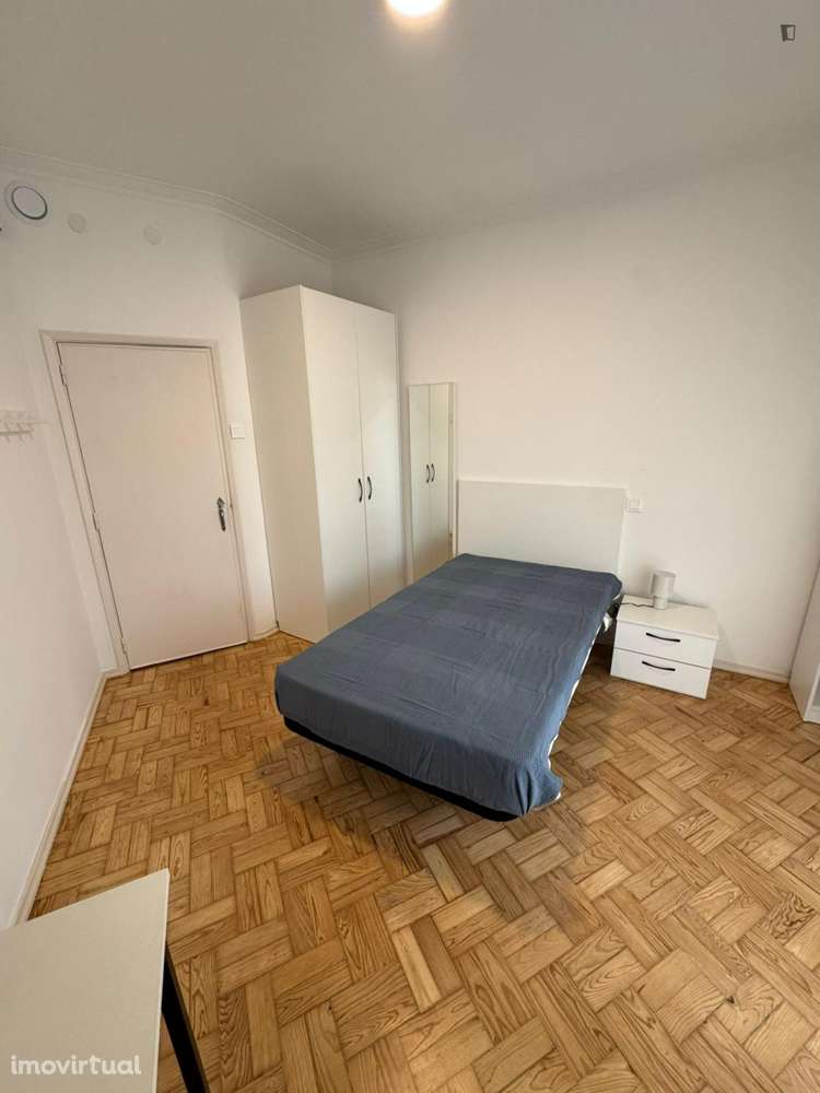 Quarto - localizado em Norton de Matos Coimbra - Grande imagem: 2/14
