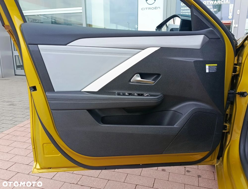 Opel Astra 1.2 T Elegance S&S - 12