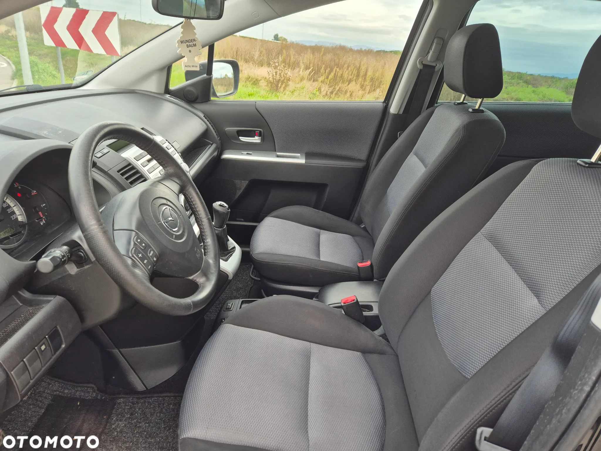 Mazda 5 2.0 Exclusive + - 16