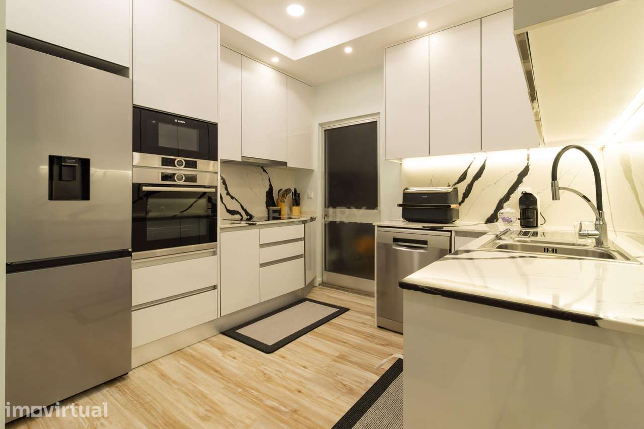 Apartamento T3 Renovado em Fátima | 200m do Santuário | Yield 8-9% | A - Grande imagem: 5/25