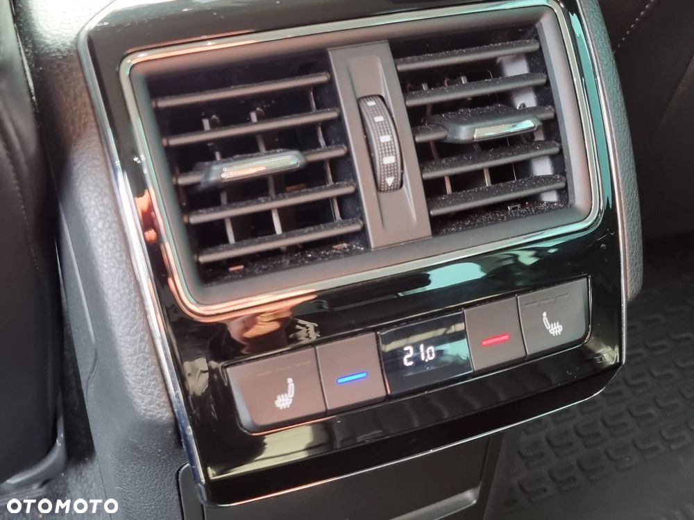 Skoda Superb 2.0 TSI L&K DSG - 33