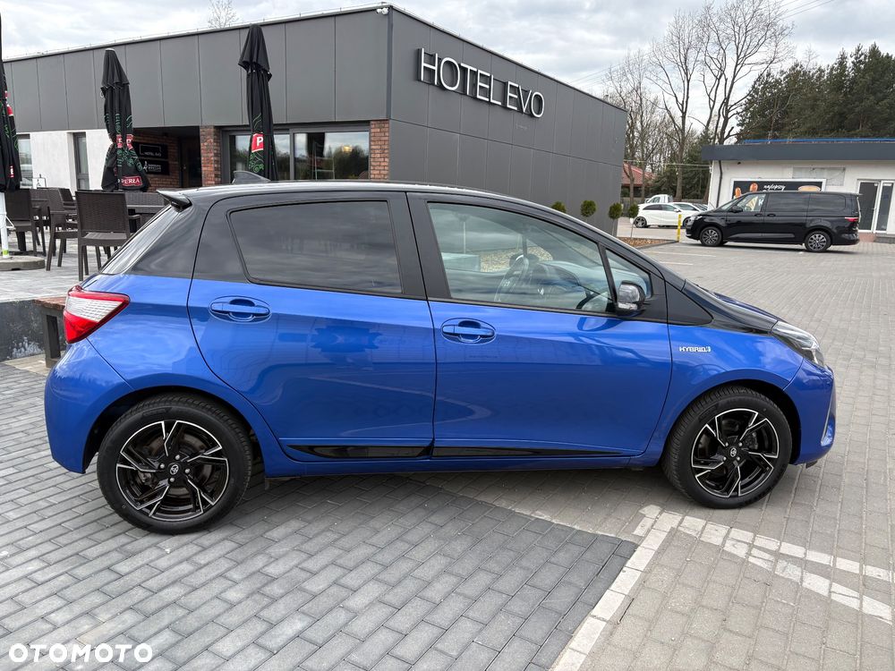 Toyota Yaris Hybrid 100 Selection Passion - 8