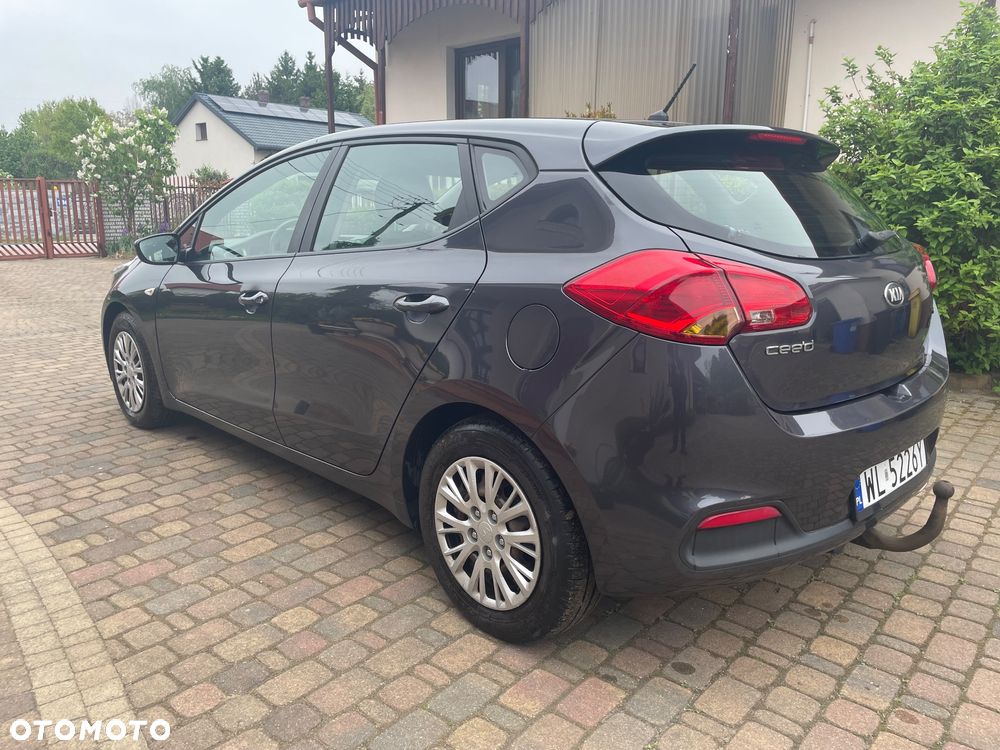 Kia Ceed 1.6 CRDi 115 ISG Vision - 28