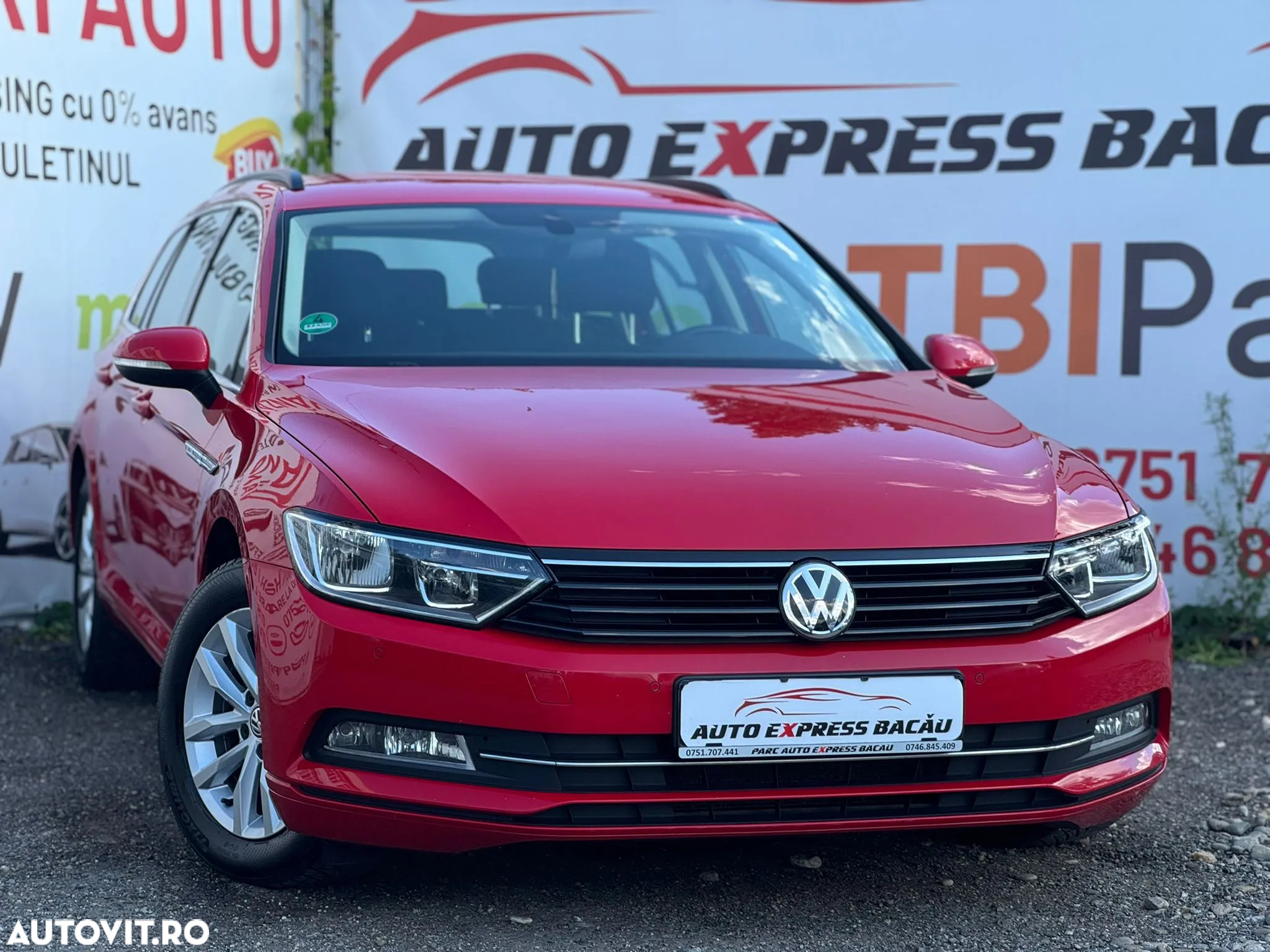 Volkswagen Passat Variant 1.6 TDI (BlueMotion Technology) DSG Comfortline - 11