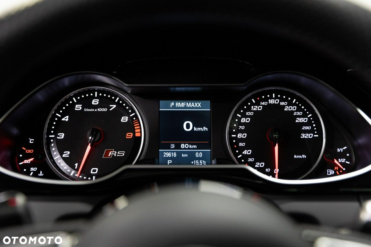 Audi RS4 Avant S tronic - 39