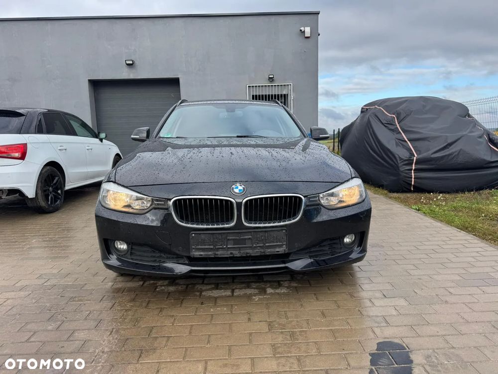 BMW Seria 3 318d Touring Luxury Line - 26