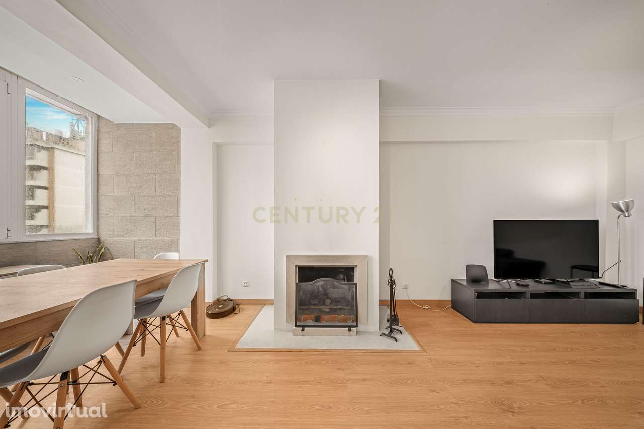 Apartamento T2  94 m² | Varanda | Arrecadação - Grande imagem: 2/27