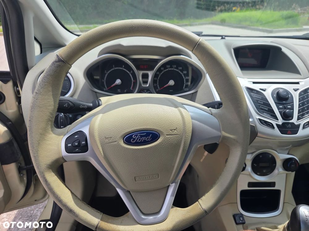 Ford Fiesta 1.3 Ghia - 16
