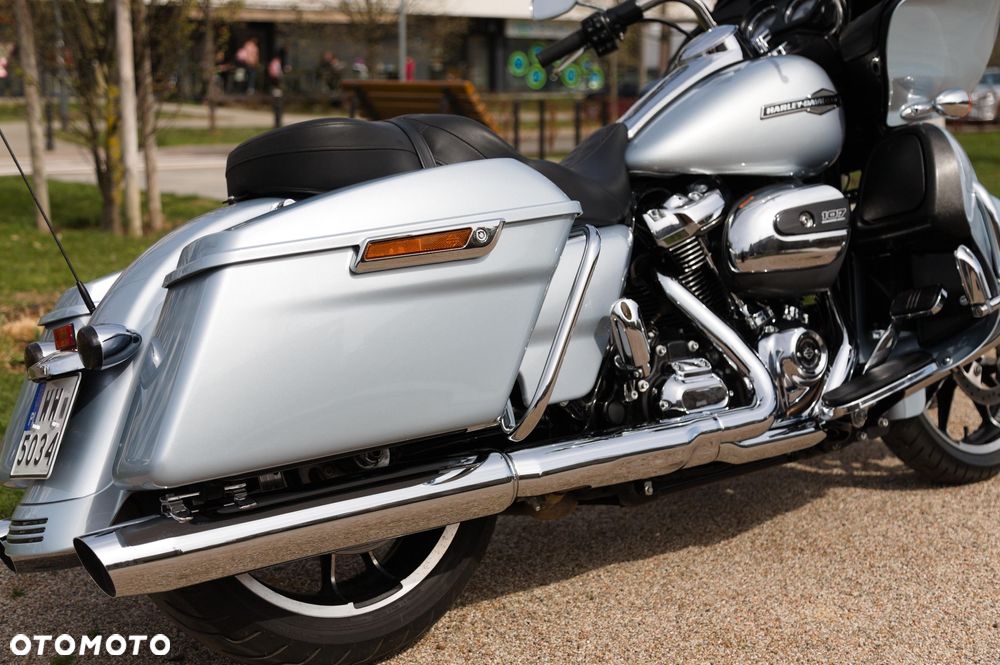Harley-Davidson Touring Road Glide - 13