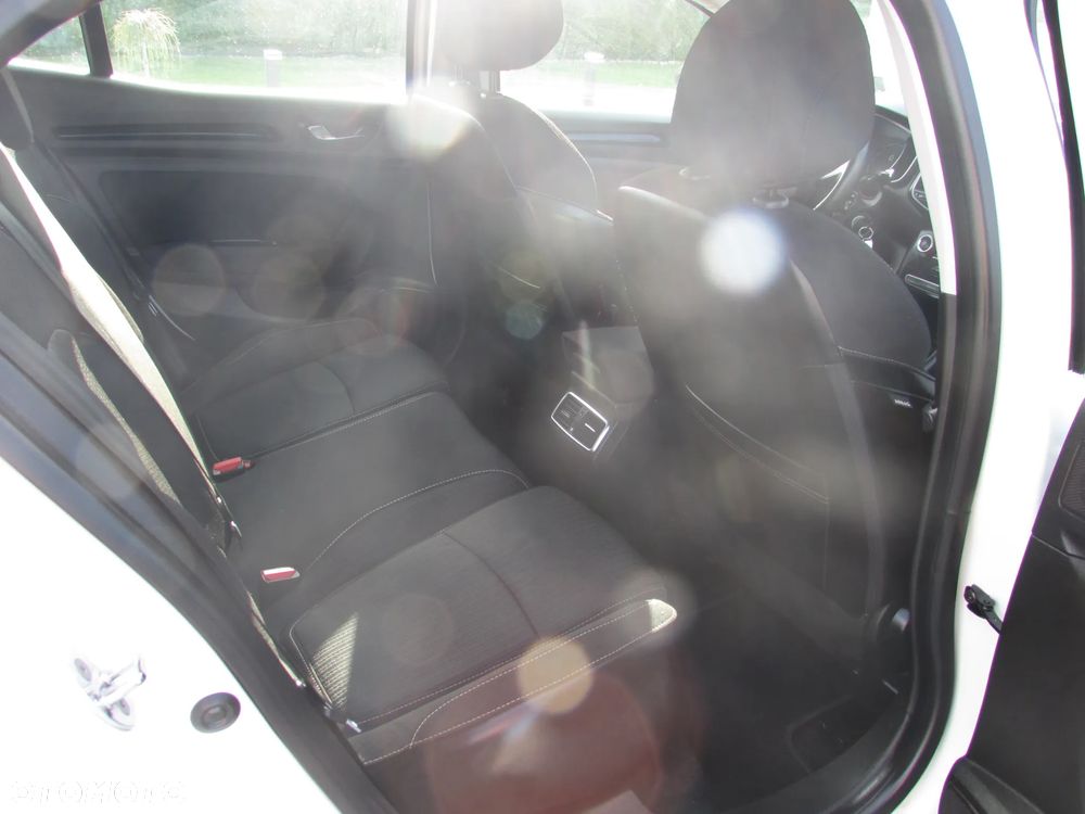 Renault Megane 1.2 Energy TCe Limited - 15