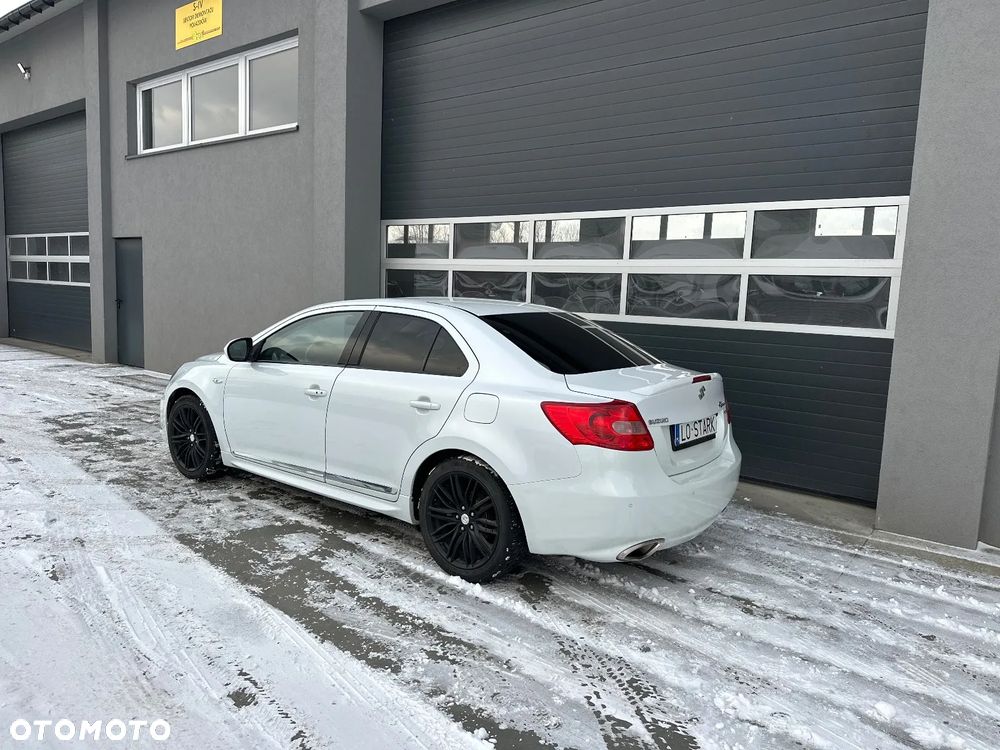 Suzuki Kizashi 2.4 4x4 CVT Sport - 3