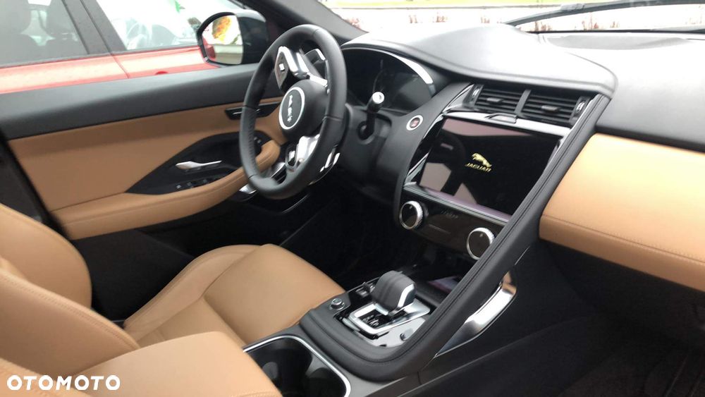 Jaguar E-Pace 2.0 P200 mHEV AWD R-Dynamic Black - 1