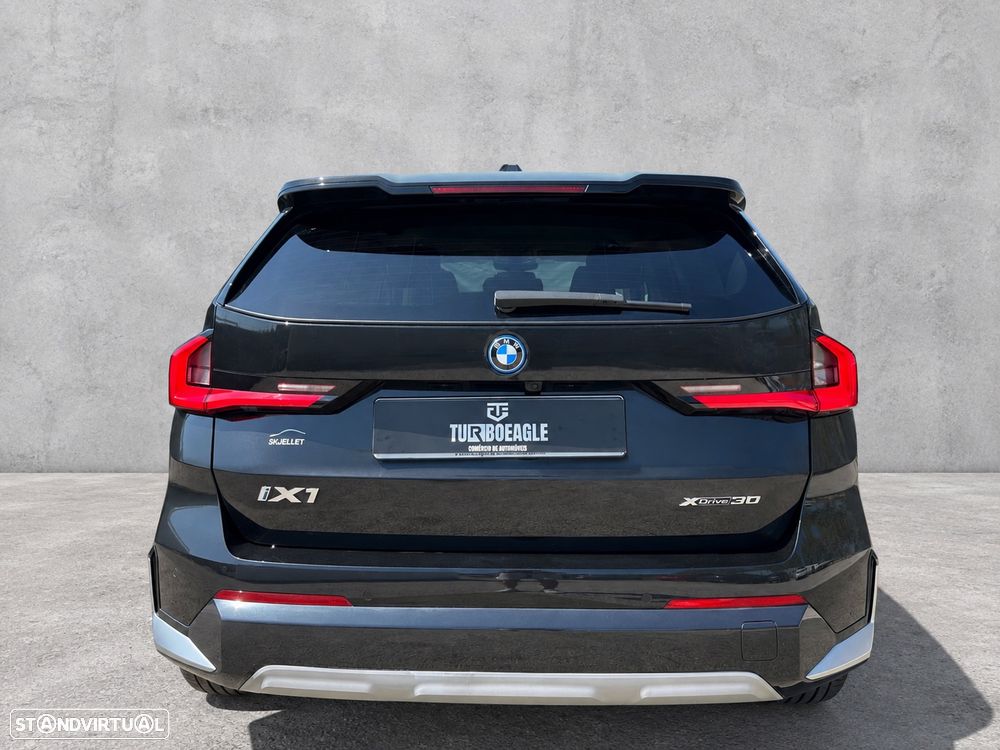 BMW iX1 xDrive30 xLine - 3