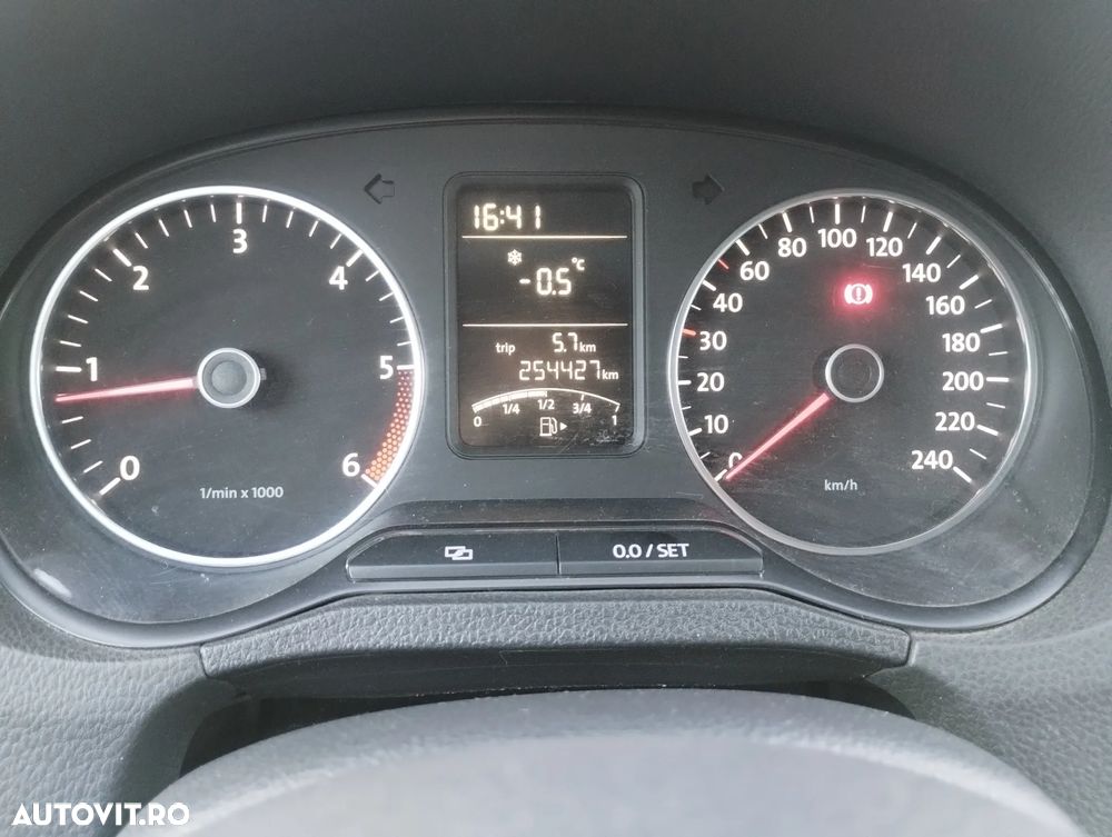 Volkswagen Polo 1.6 TDI CR DPF Highline - 16