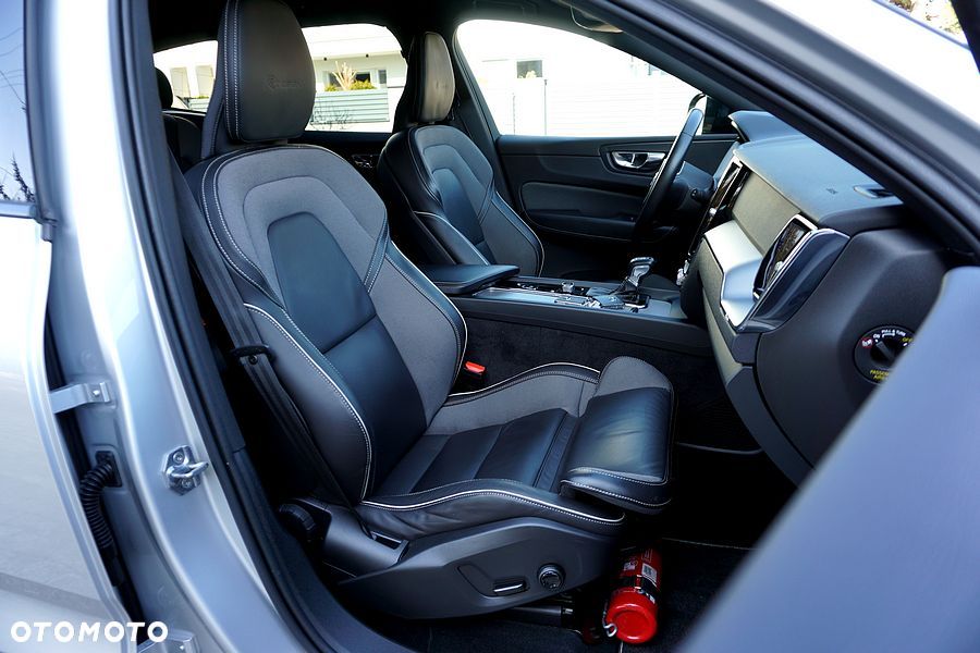 Volvo XC 60 D4 Geartronic RDesign - 30