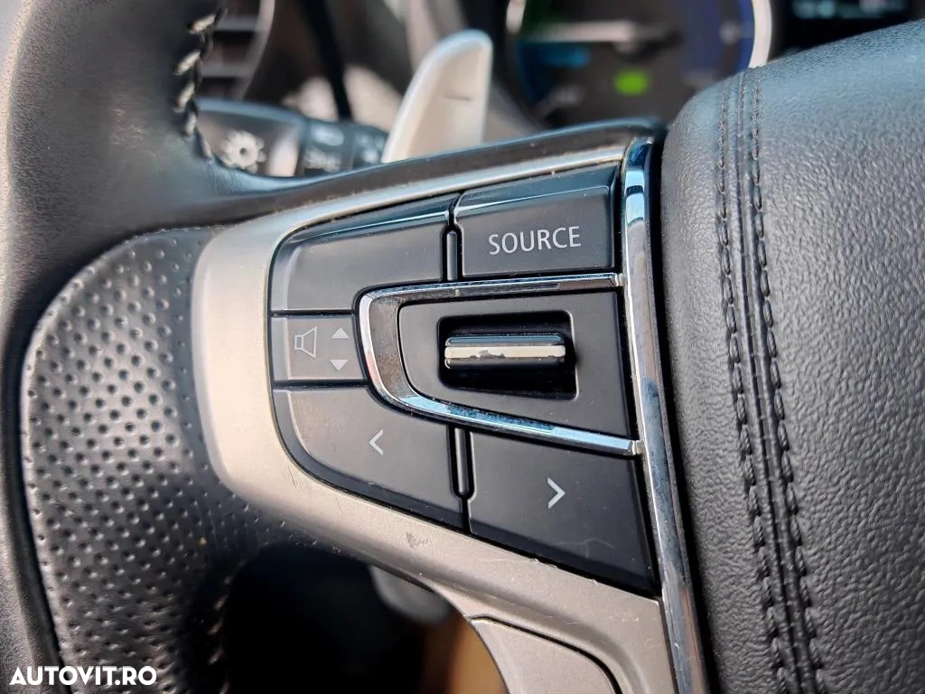 Mitsubishi Outlander 2.4 4WD Plug-In Hybrid Plus - 23