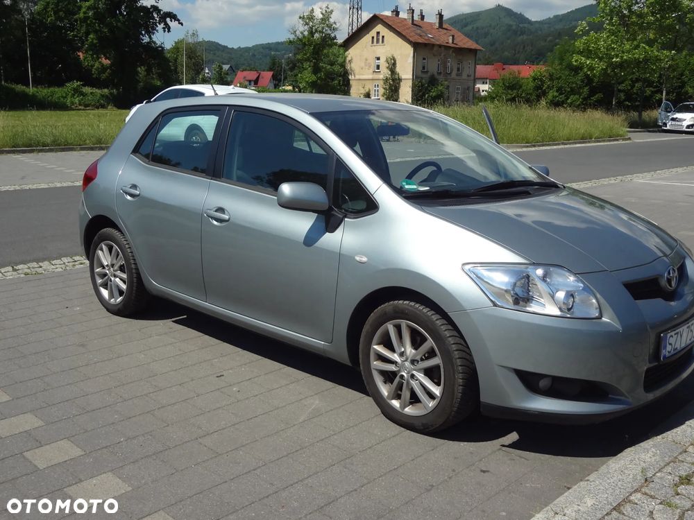 Toyota Auris 1.33 VVT-i 2010 - 11