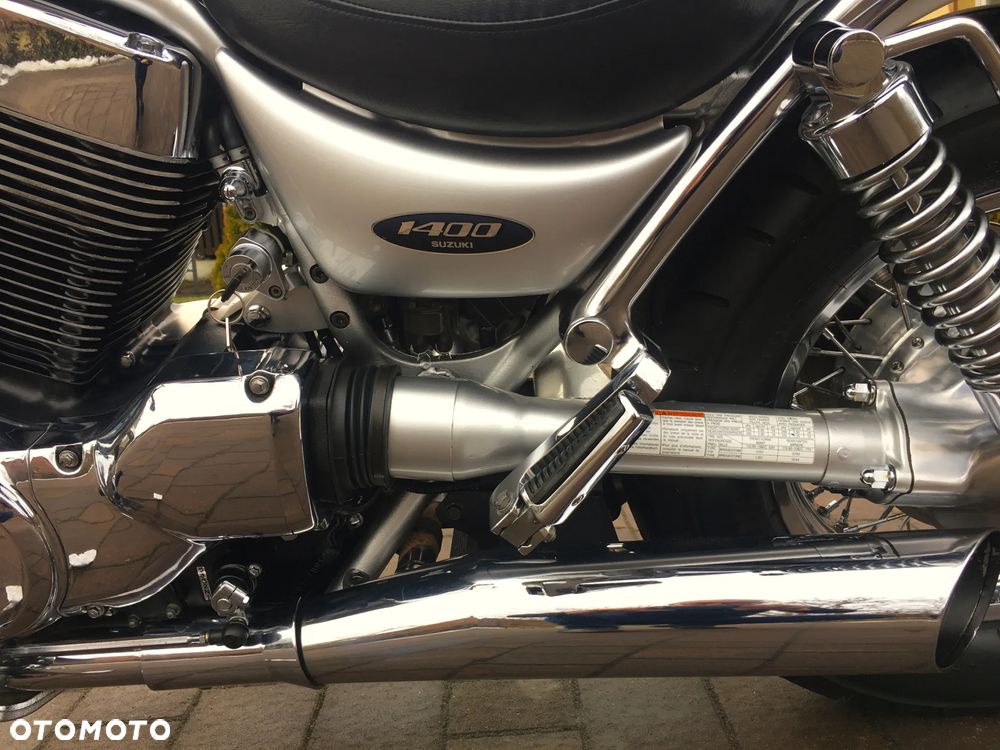 Suzuki Intruder - 11