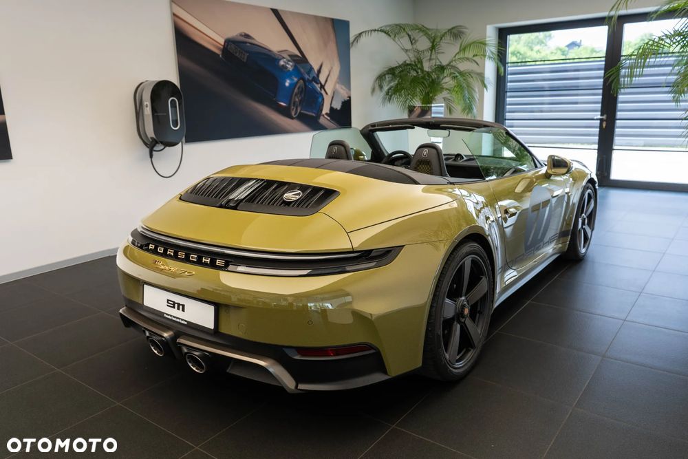 Porsche 911 Carrera T-Hybrid Spirit 70 - 9