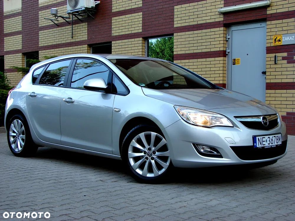 Opel Astra 1.4 Turbo Cosmo - 2