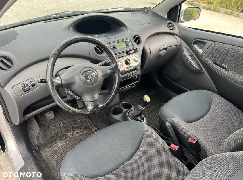 Toyota Yaris 1.0 - 4