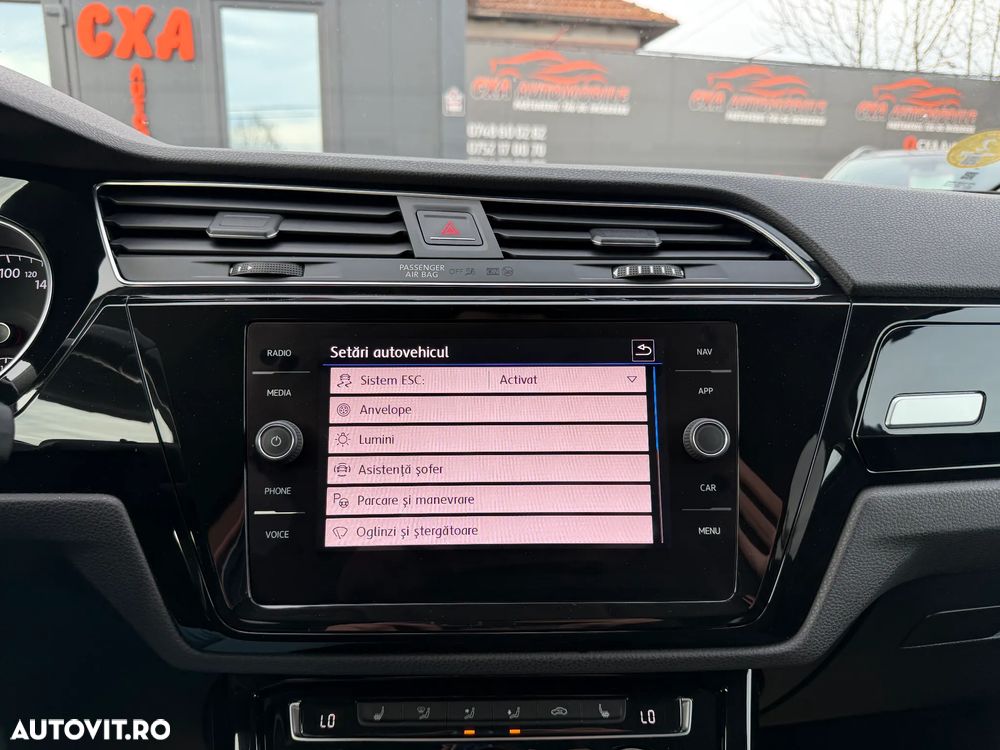 Volkswagen Touran 2.0 TDI SCR Highline - 18