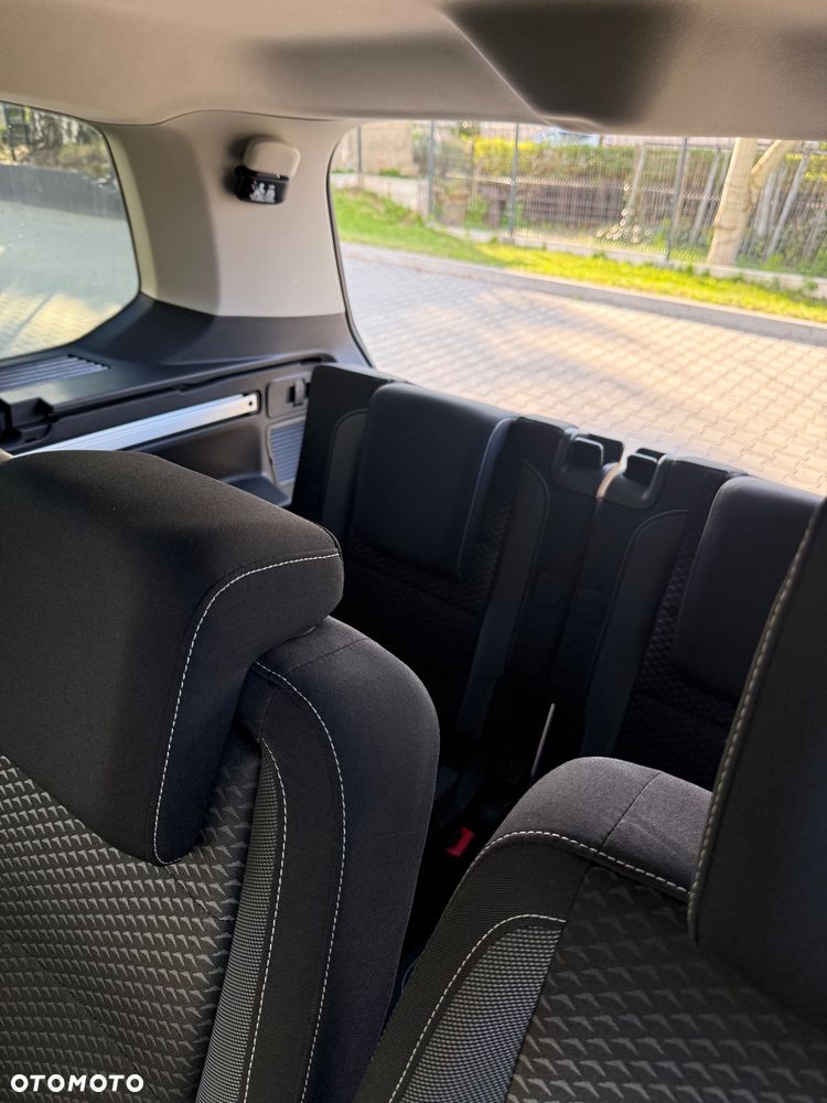 Volkswagen Touran 2.0 TDI SCR DSG ACTIVE - 18