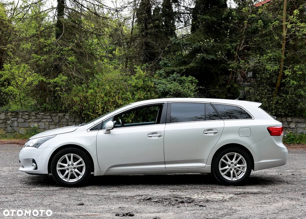 Toyota Avensis 2.2 D-4D Comfort - 13