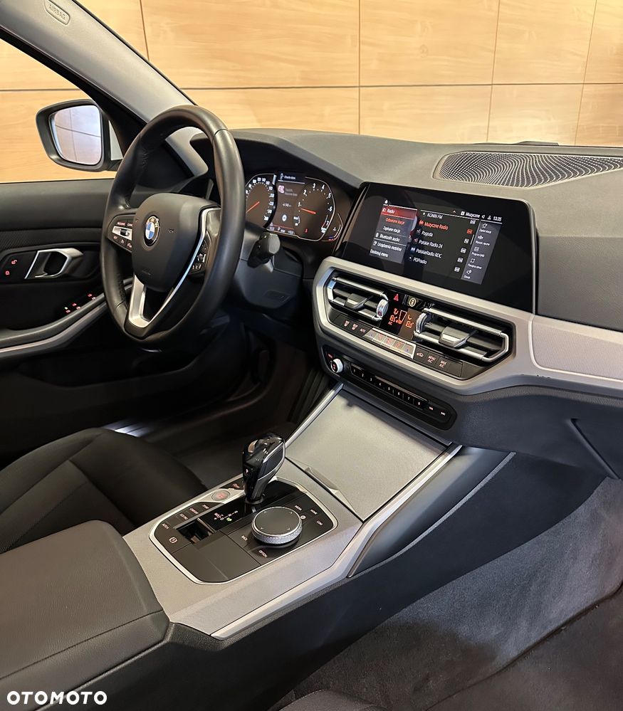 BMW Seria 3 318i Advantage - 9