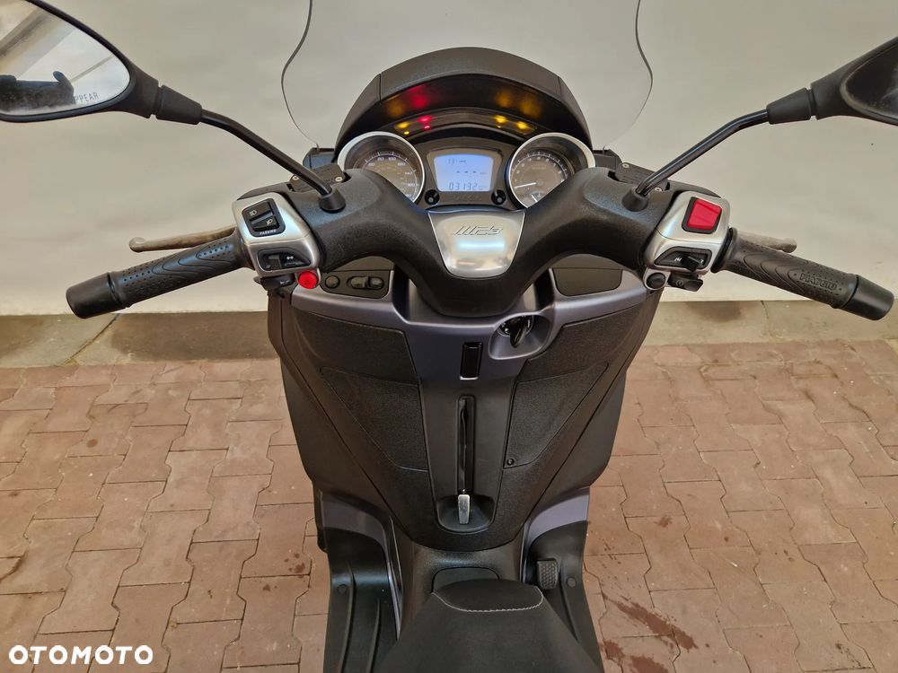 Piaggio MP-3 - 34