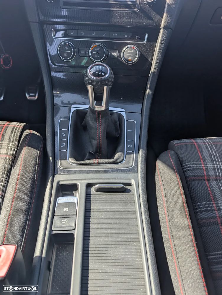 VW Golf GTI BlueMotion - 15