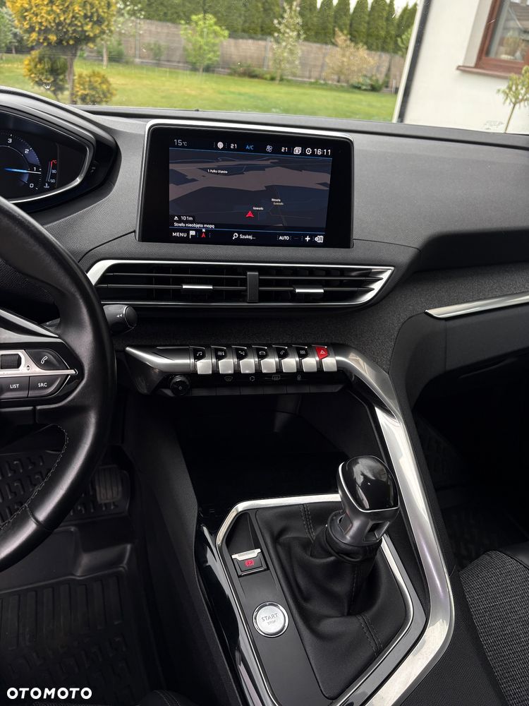 Peugeot 5008 BlueHDi 150 Allure - 21