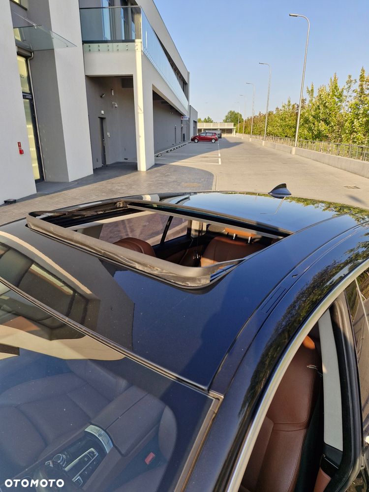 BMW 5GT - 12