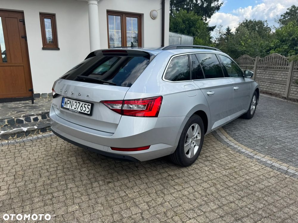 Skoda Superb 2.0 TDI DSG Ambition - 3