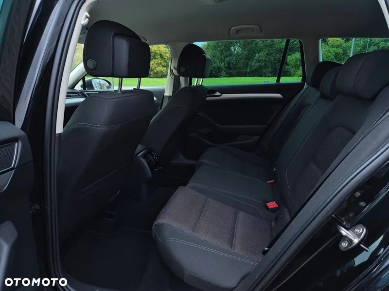 Volkswagen Passat Variant 1.6 TDI SCR DSG Comfortline - 11