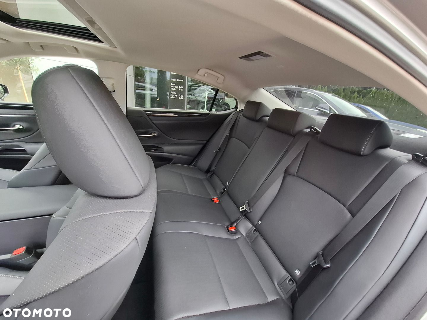 Lexus ES - 16