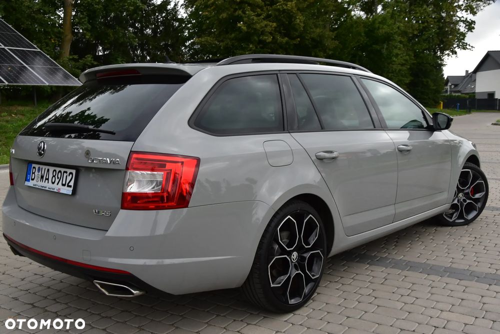 Skoda Octavia 2.0 TDI DSG RS - 40