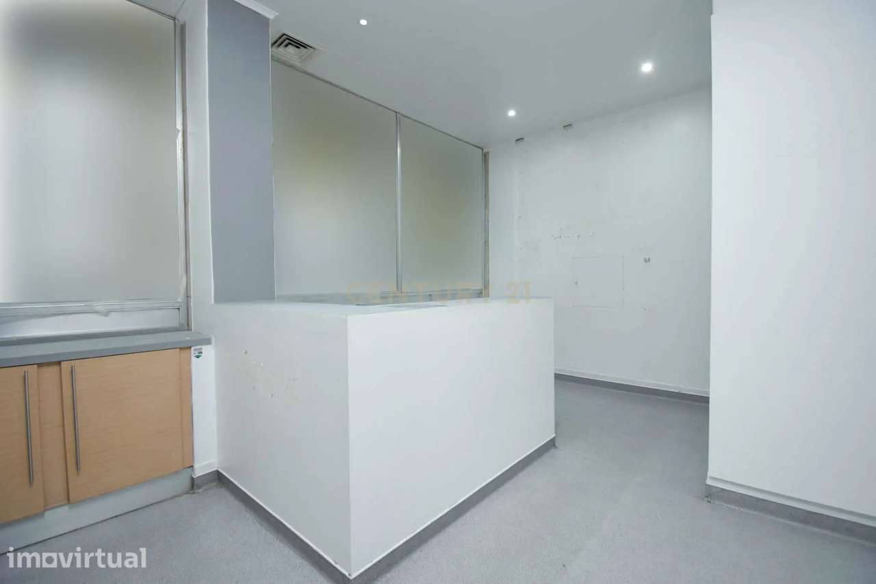 Loja para Arrendamento com 185 m² em Carnaxide — Pronta para Diversos - Grande imagem: 5/27