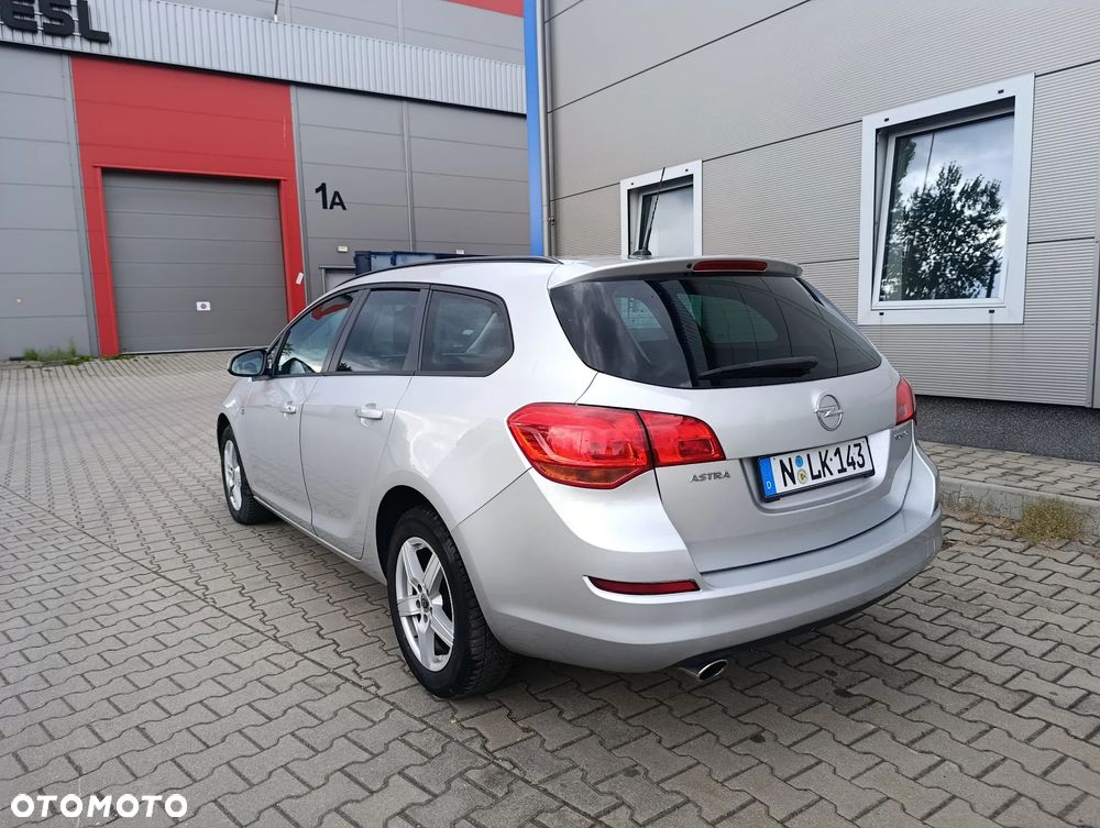Opel Astra 1.4 Turbo 150 Jahre - 6