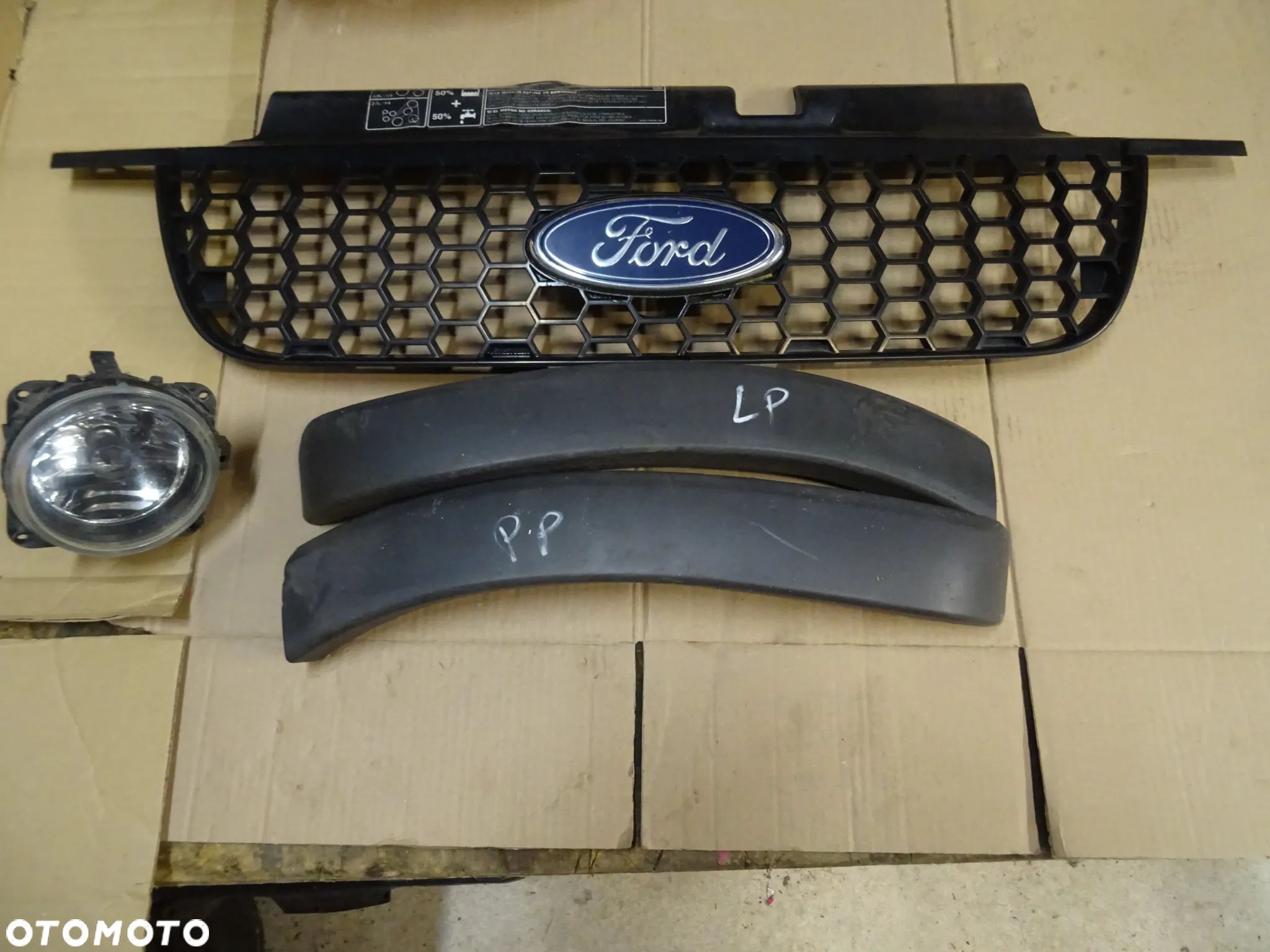 FORD MAVERICK LIFTING ZDERZAK PRZEDNI NA CZESCI HALOGEN GRILL LISTWY BOCZNE ORAZ ZDERZAK TYLNY CZESCI ROZNE - 1