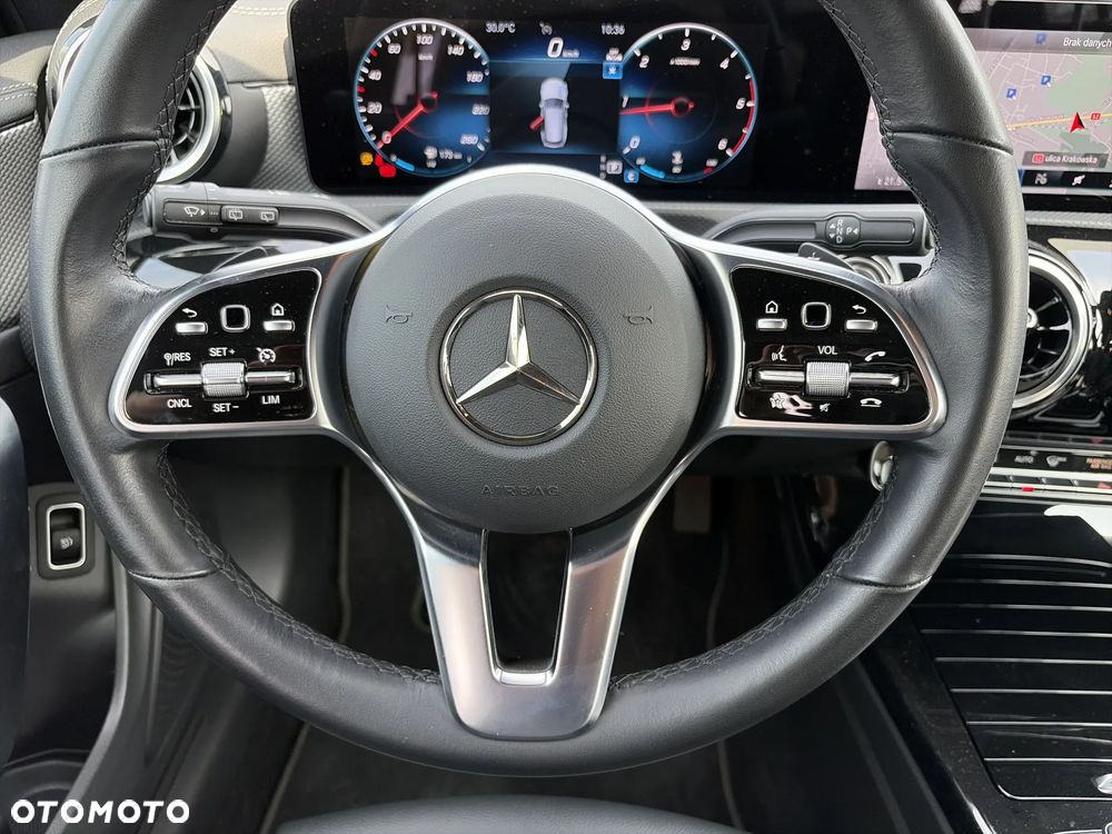 Mercedes-Benz CLA 180 d Progressive 8G-DCT - 17