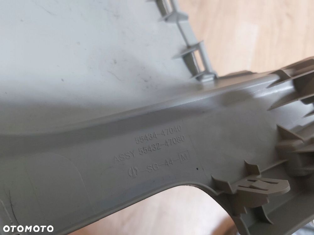 Toyota Prius PLUS V gniazdo zapalniczki USB deska - 4