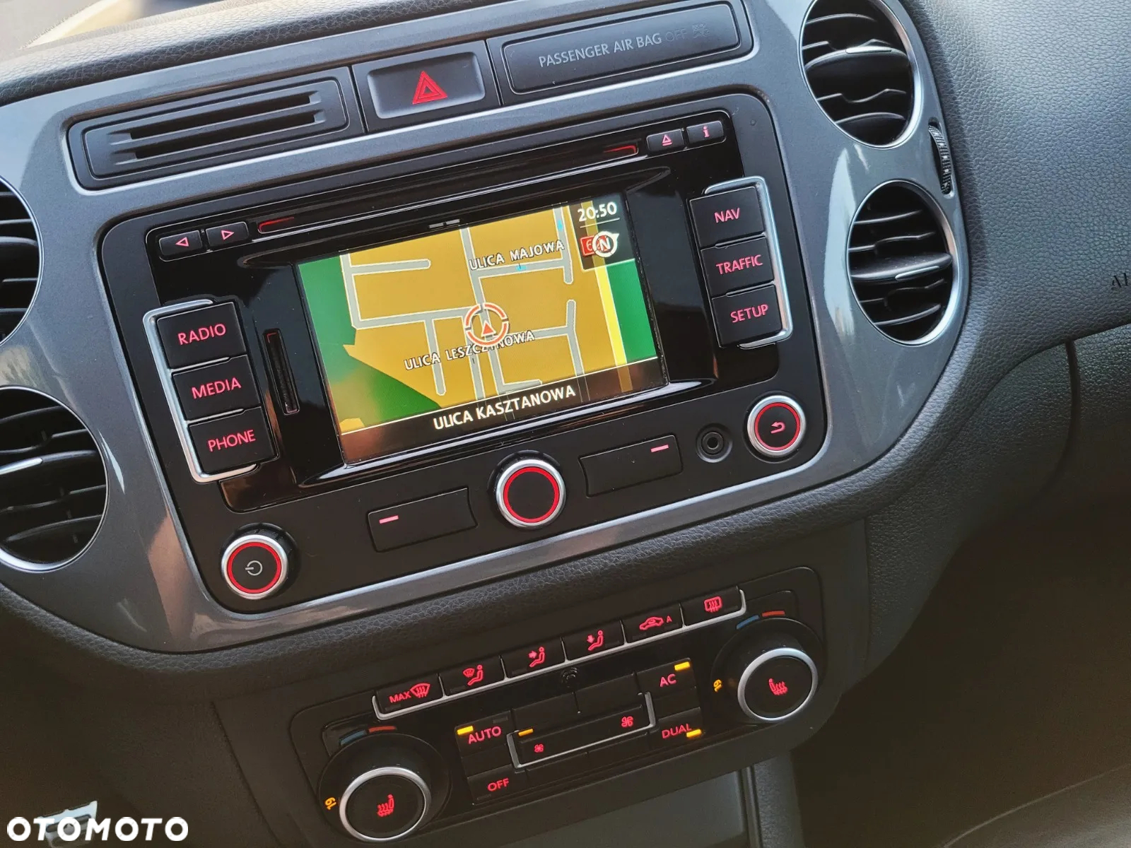 Volkswagen Tiguan 2.0 TDI DPF BlueMotion Technology Sport & Style - 23