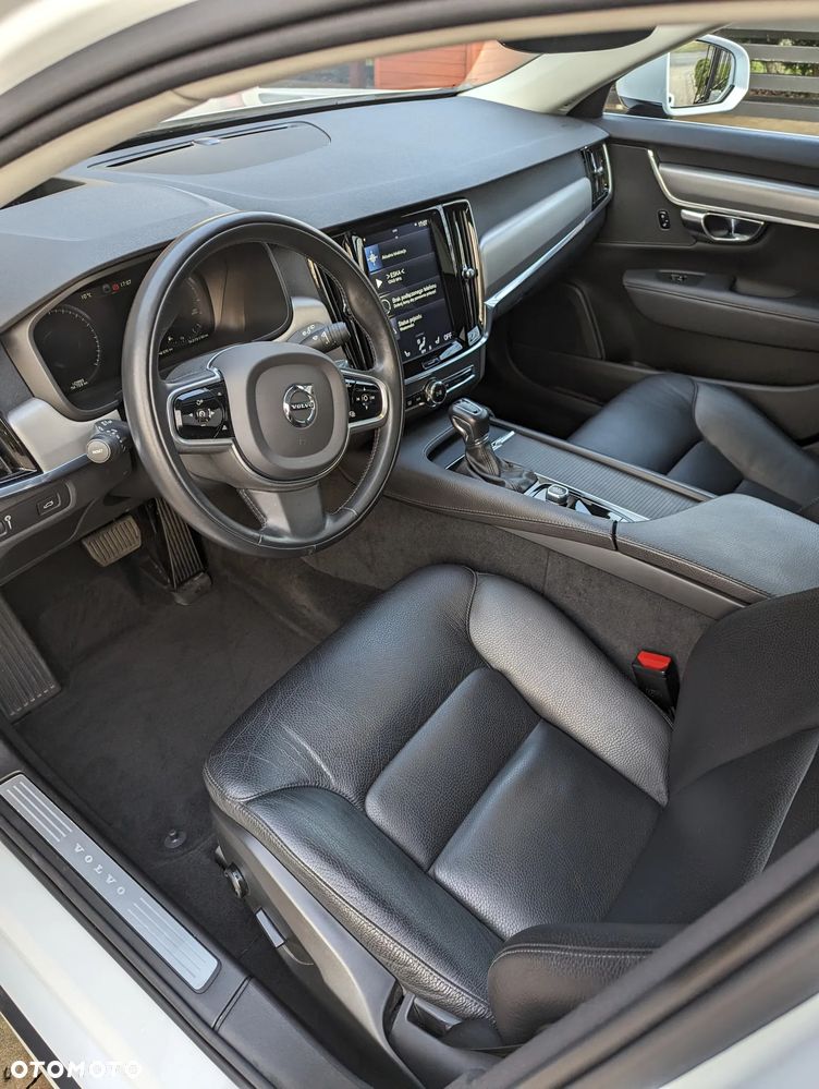 Volvo V90 D4 Momentum Pro - 11
